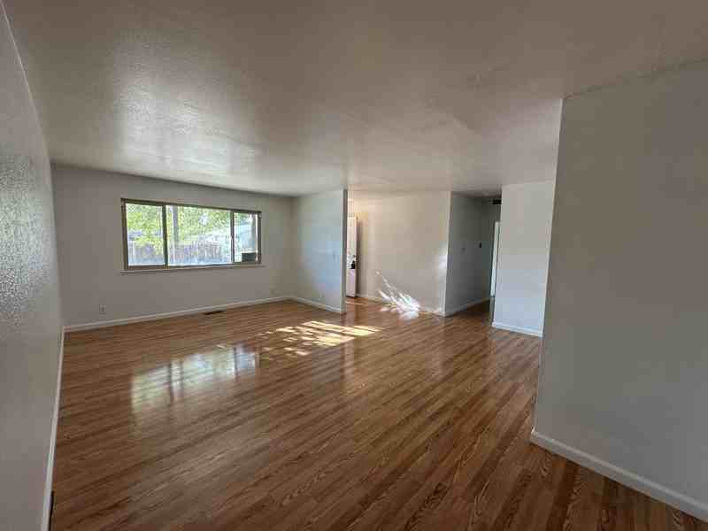 295 7th St - Photo 3 of 12