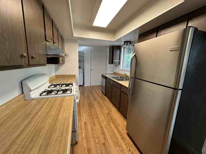 295 7th St - Photo 5 of 12