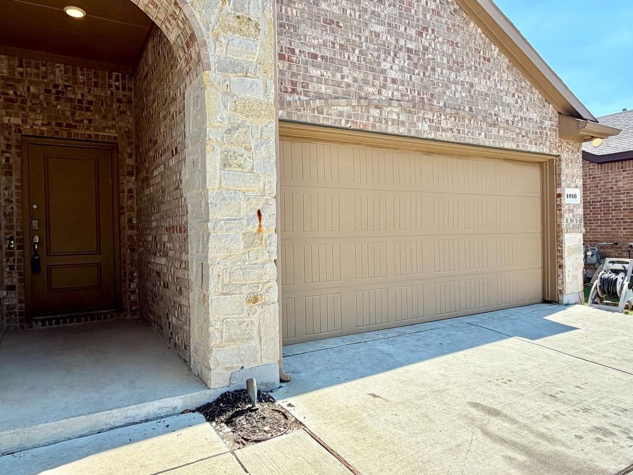 4016 Spur Trail Drive - Photo 2 of 20