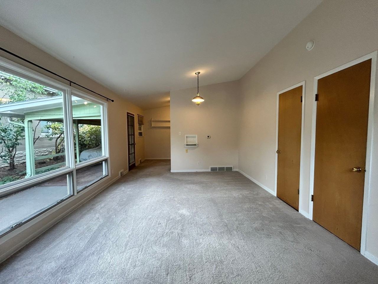 1615 6th St - Photo 2 of 17