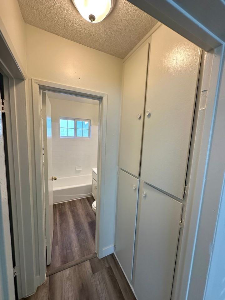 11481 Victory Blvd - Photo 6 of 8