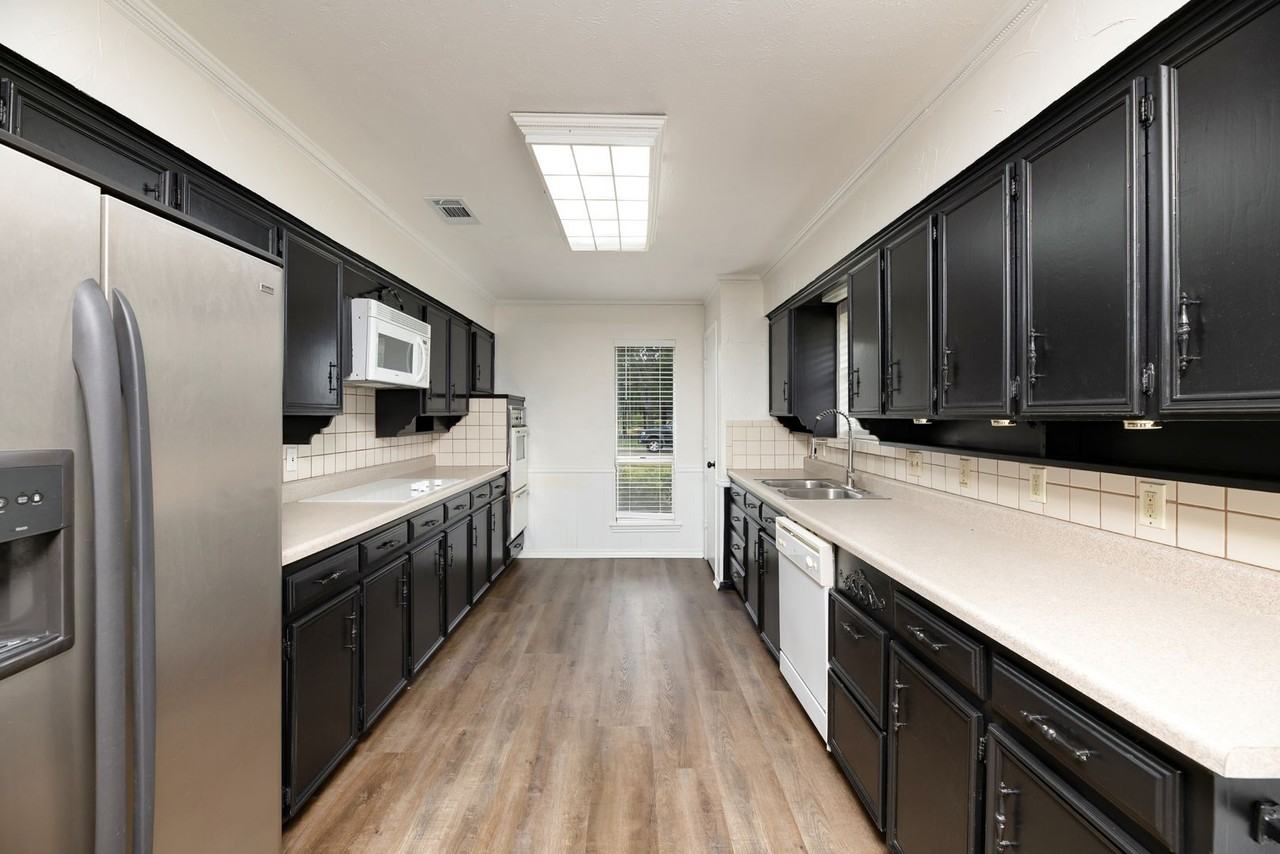 2621 Pinehurst Dr - Photo 6 of 28