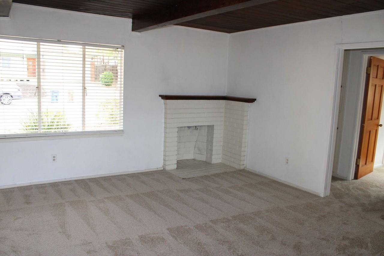 1838 Overhill Rd - Photo 3 of 12