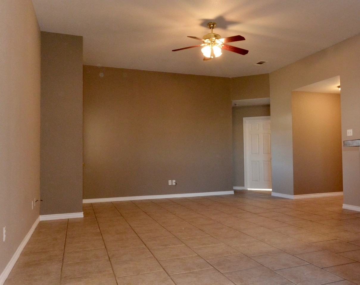 6630 Blue Water Ct - Photo 7 of 22