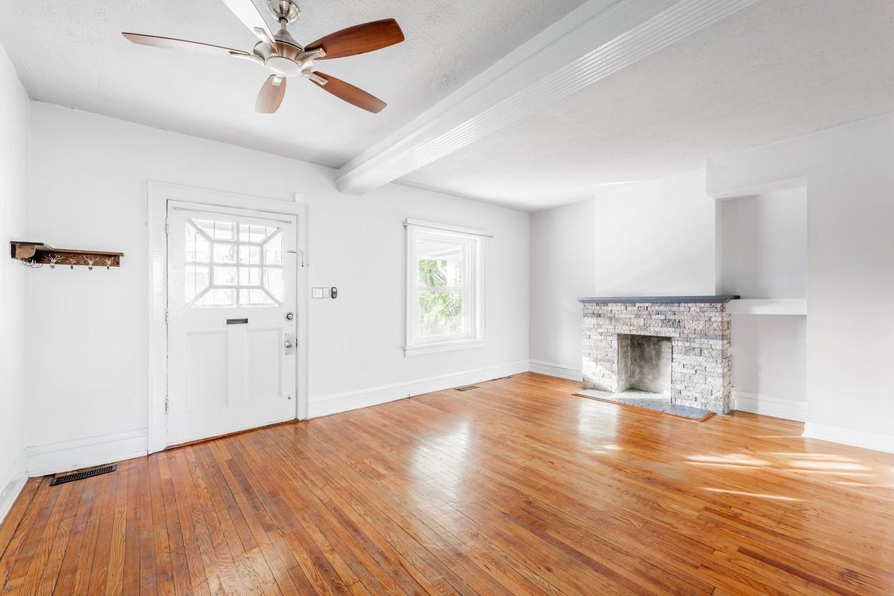 1 N Stafford Ave - Photo 7 of 34