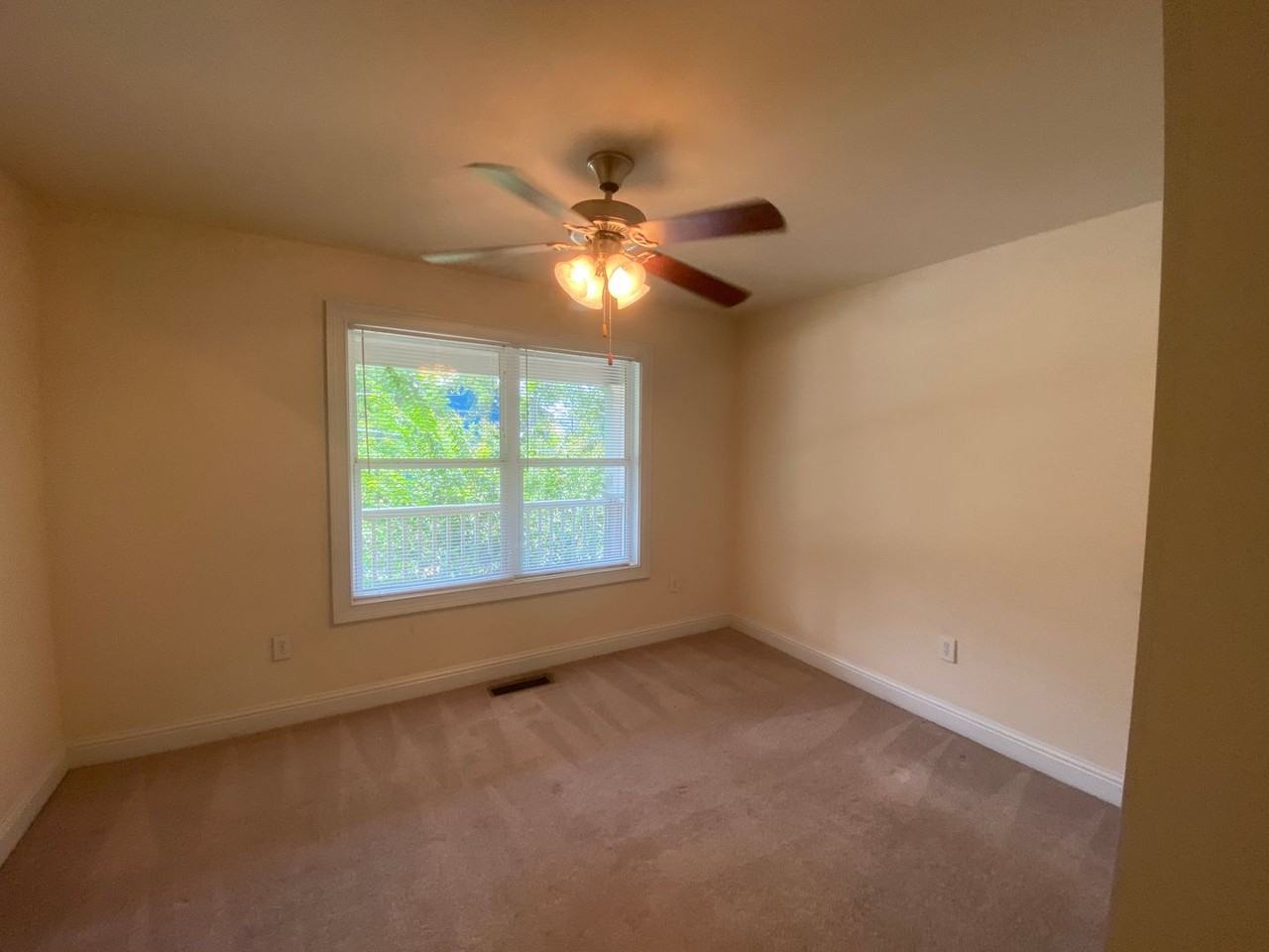 169 Mandy Dr - Photo 4 of 15