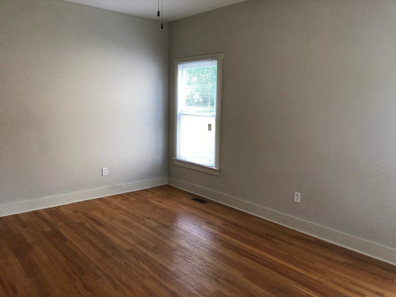 480 Athens Ave - Photo 6 of 14