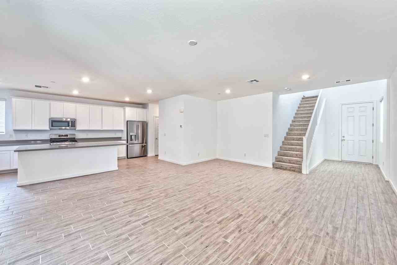 243 Polaris Ridge Ave - Photo 3 of 16