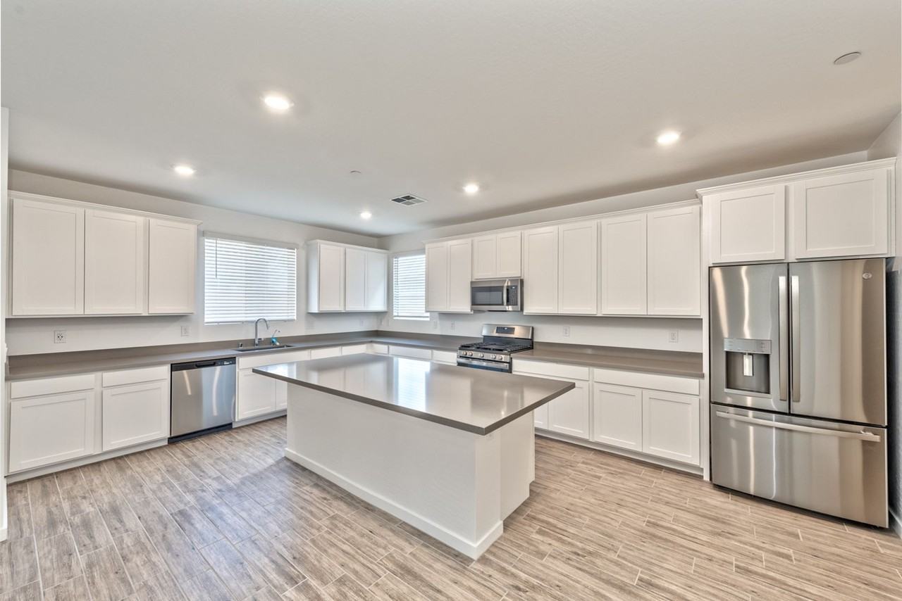 243 Polaris Ridge Ave - Photo 4 of 16