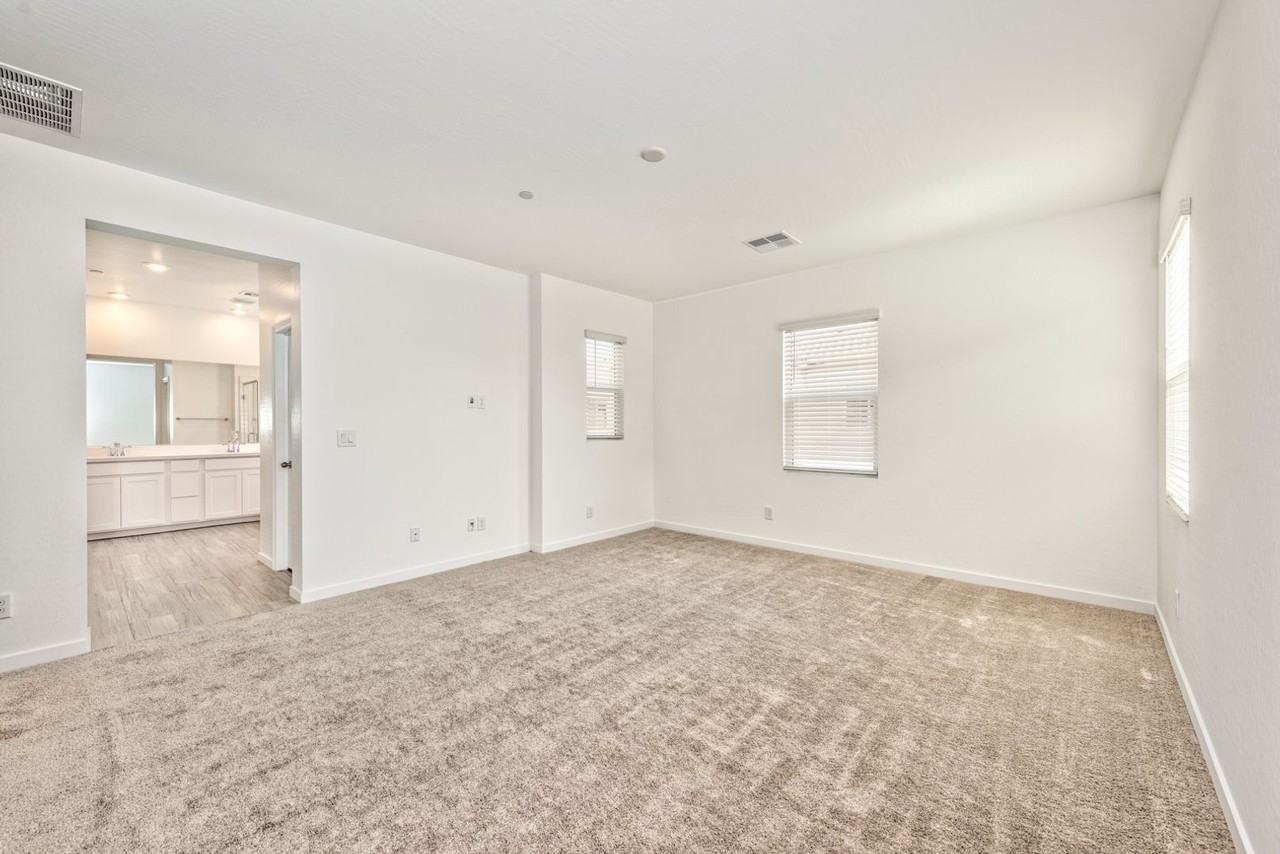 243 Polaris Ridge Ave - Photo 6 of 16