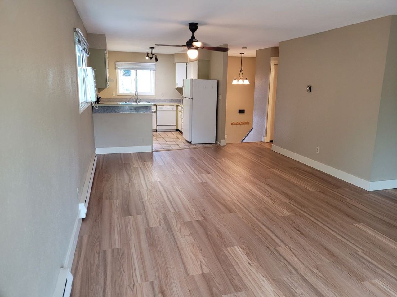 238 W 6th St - Photo 6 of 23