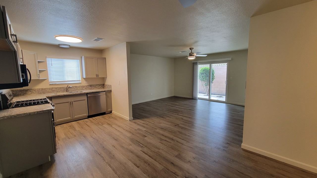 541 Arrowhead Ct - Photo 5 of 16