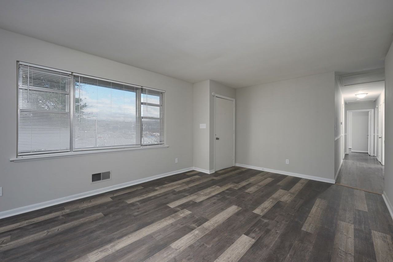 1216 Huffman Rd - Photo 4 of 23