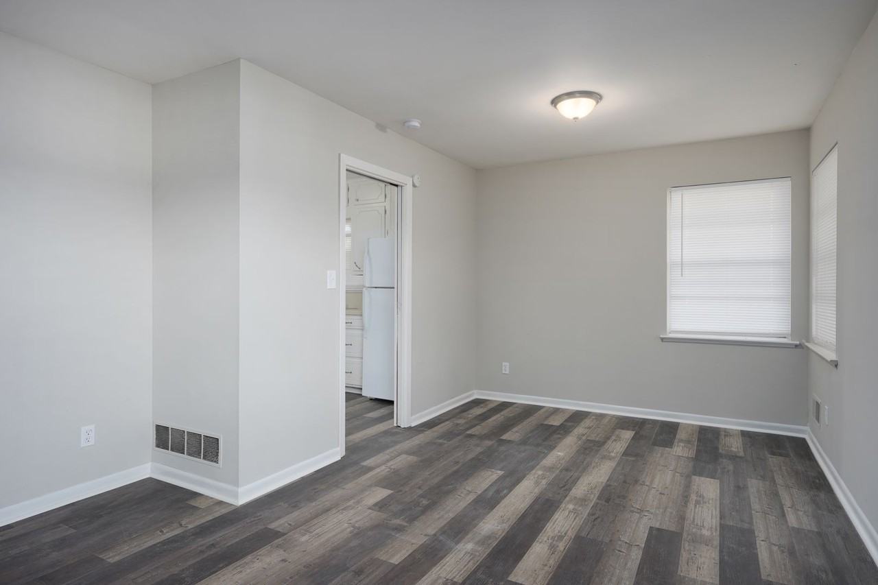 1216 Huffman Rd - Photo 6 of 23