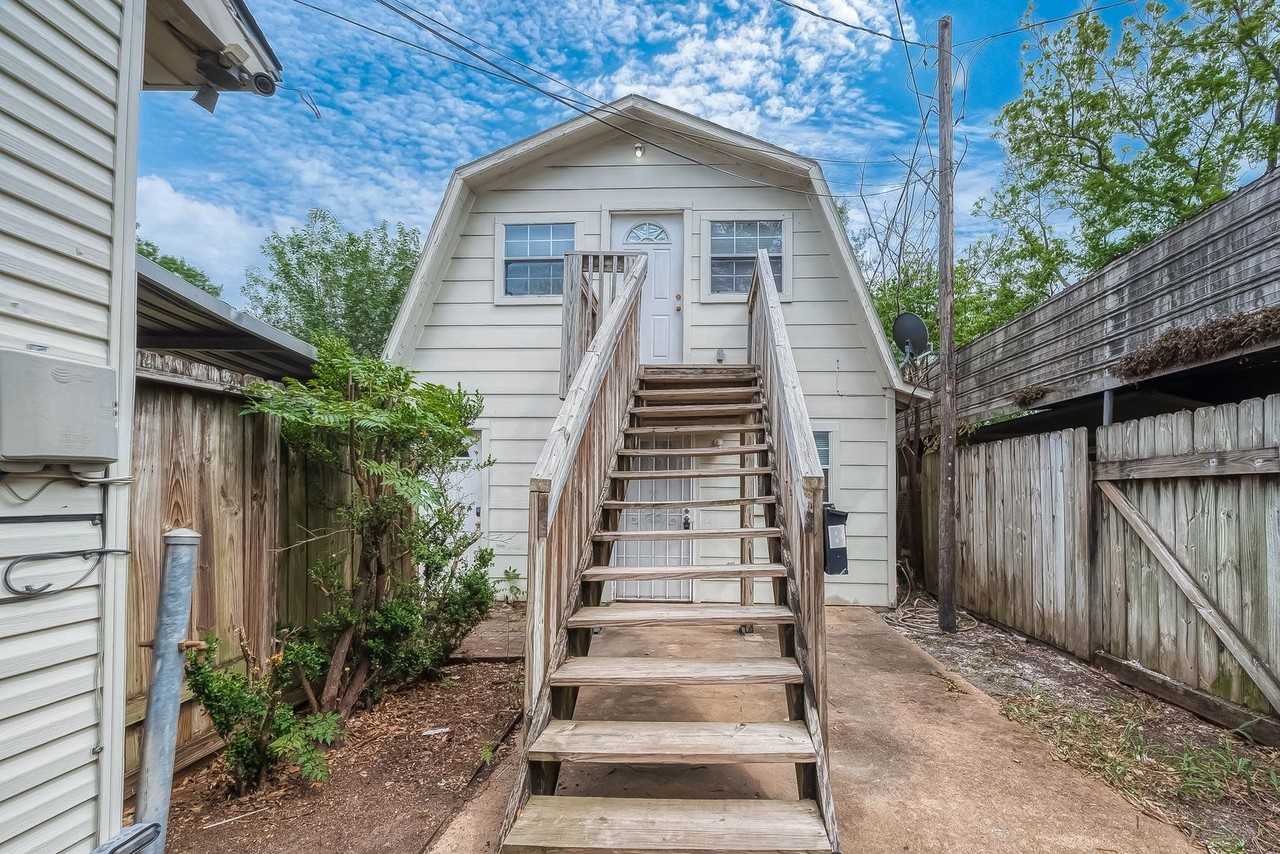 2051 Santa Rosa St #A - Photo 2 of 21