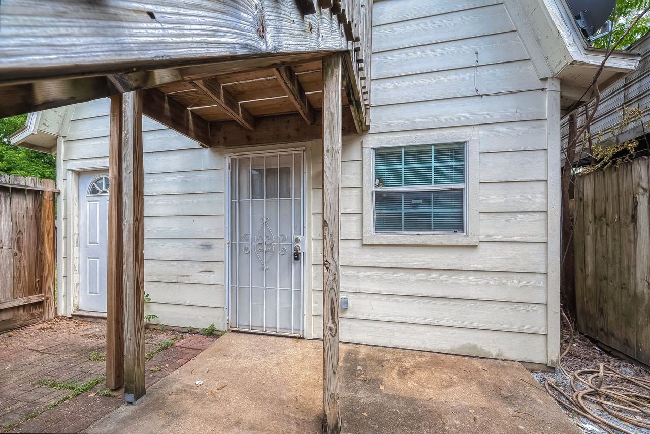 2051 Santa Rosa St #A - Photo 3 of 21