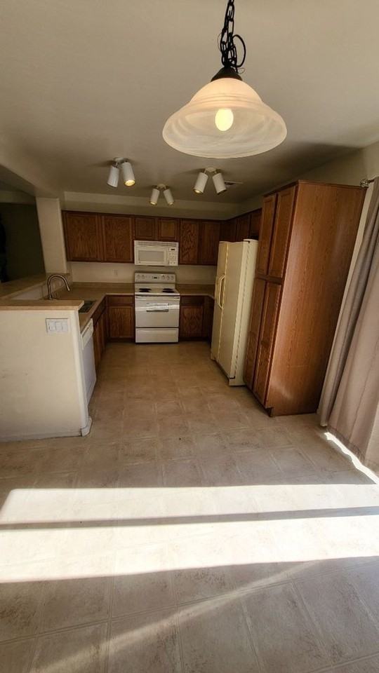 22533 W Papago St - Photo 2 of 9