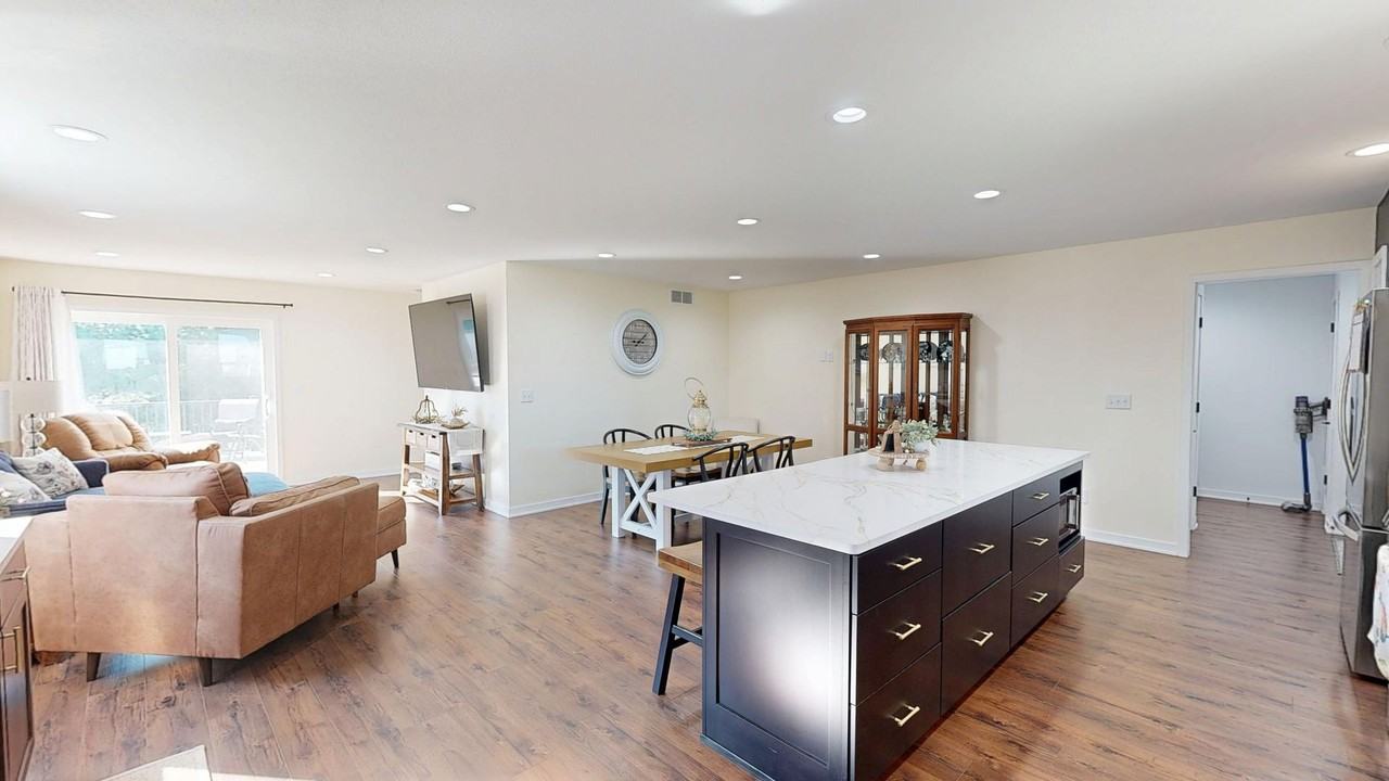 105 Sunflower St - Photo 2 of 10