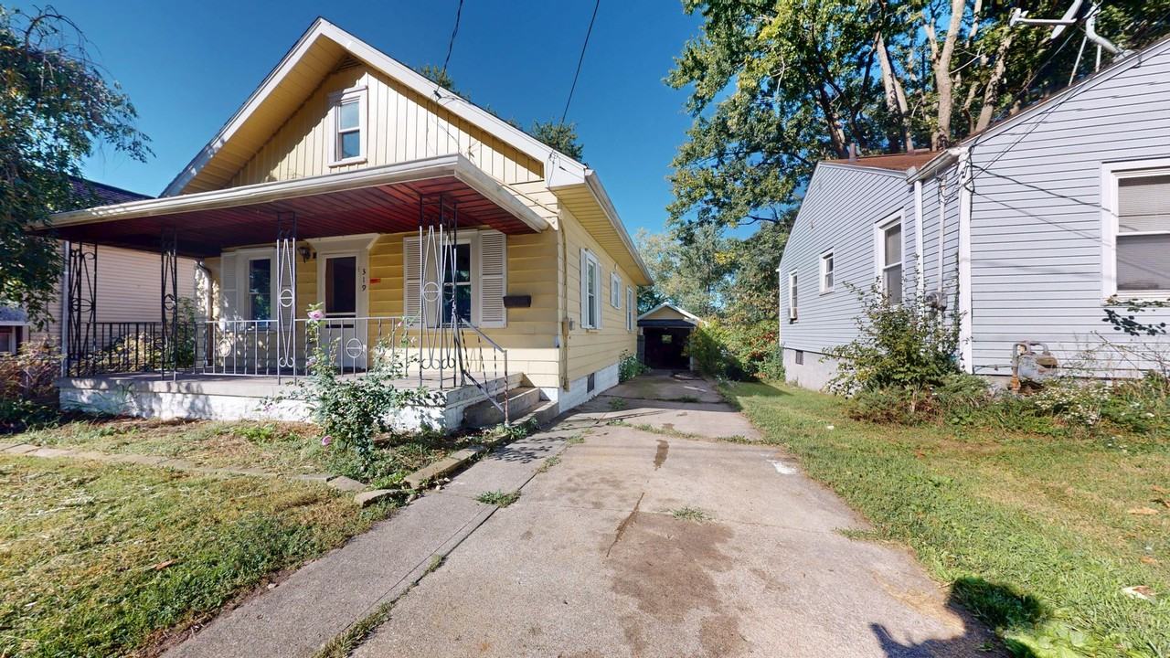 319 4th Ave - Photo 2 of 11