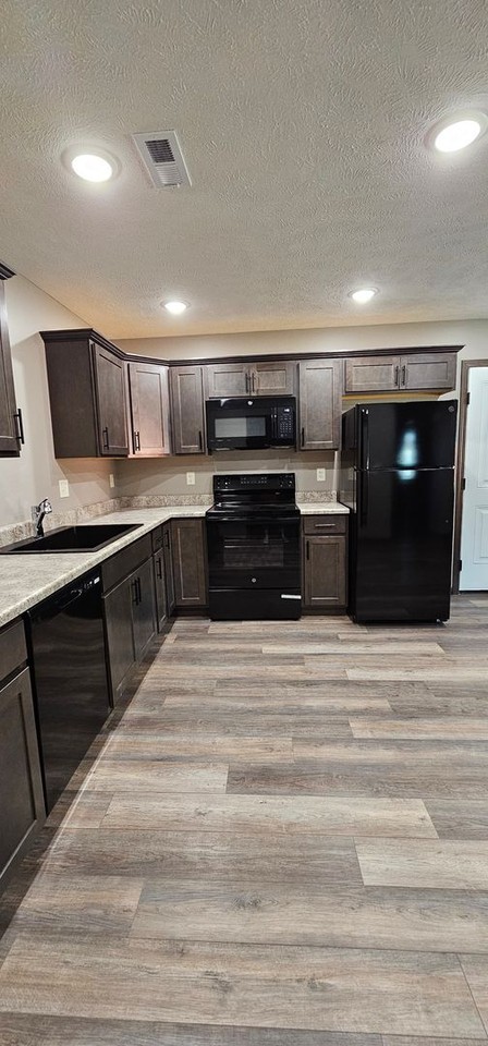 810 Phoenix Ct #A - Photo 2 of 13