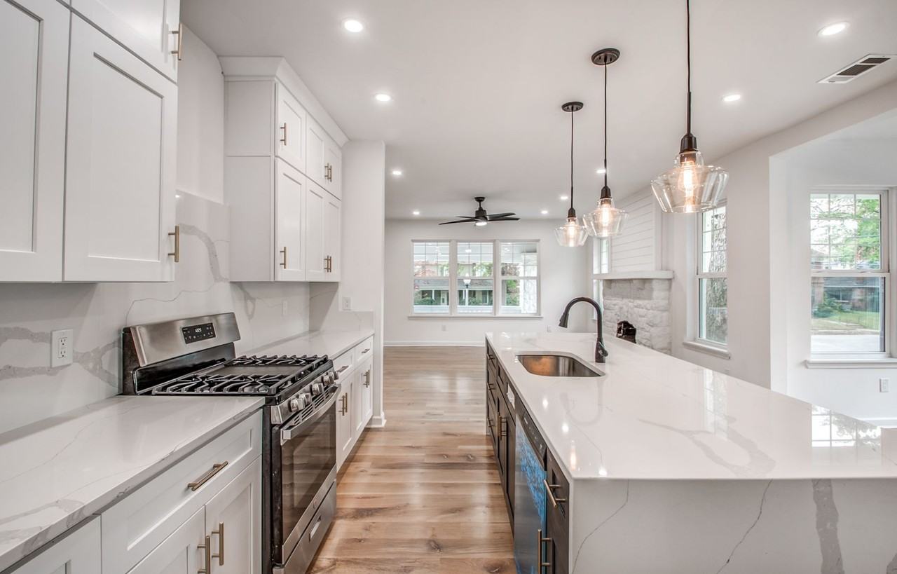 1781 Forest Ave - Photo 4 of 21