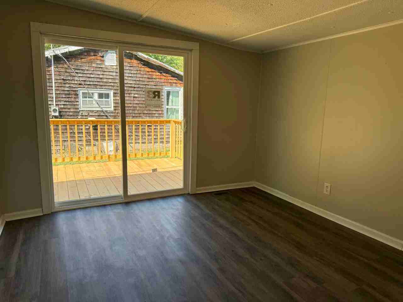 412 W 6th St - Photo 3 of 20