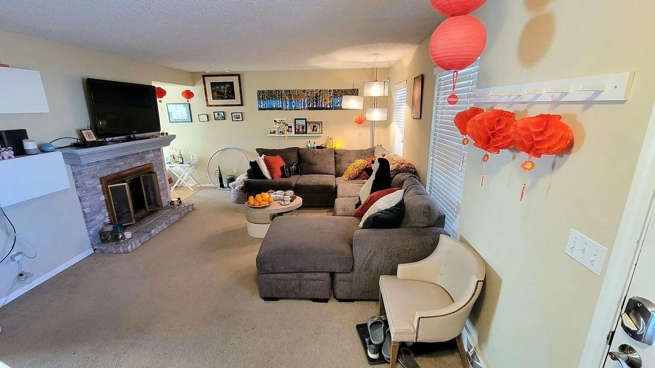 2493 E Geddes Pl - Photo 2 of 13