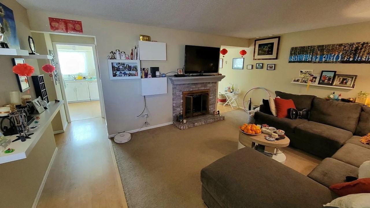 2493 E Geddes Pl - Photo 3 of 13