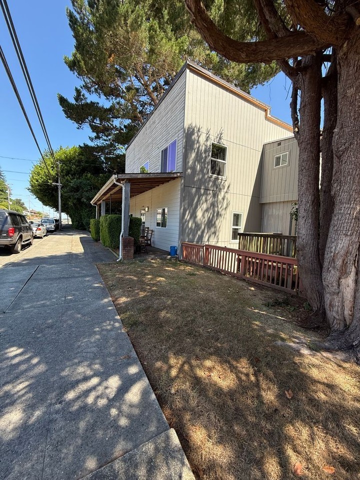 2439 Sherman - Photo 5 of 19