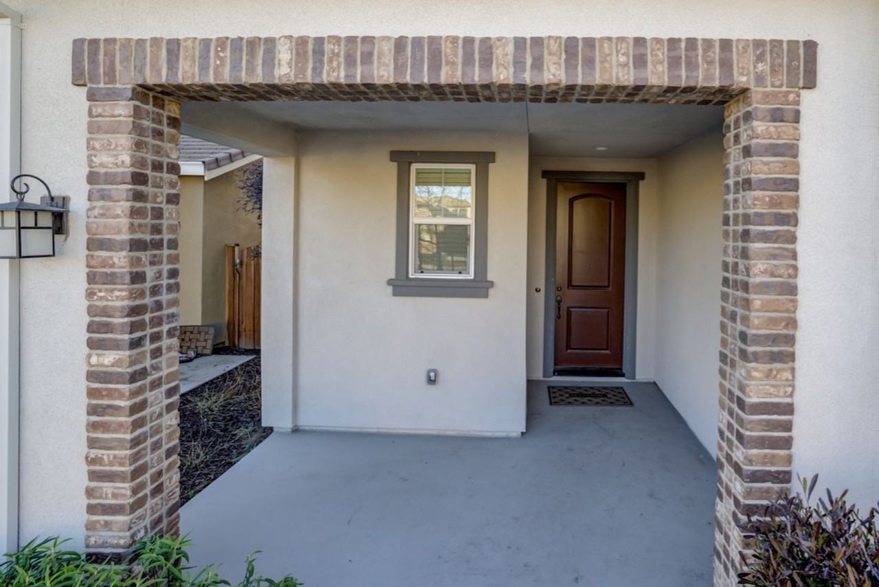 2432 Middlebury Dr - Photo 2 of 22