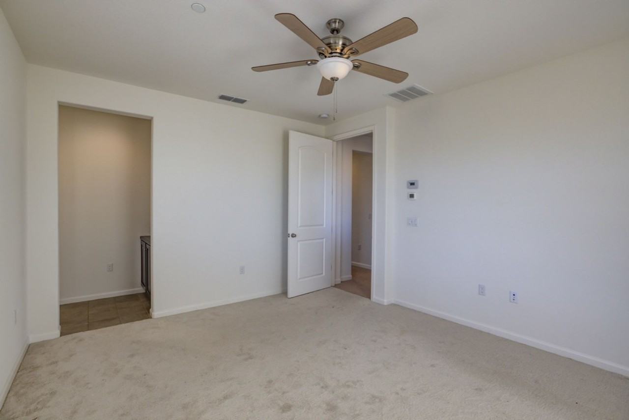 2432 Middlebury Dr - Photo 5 of 22