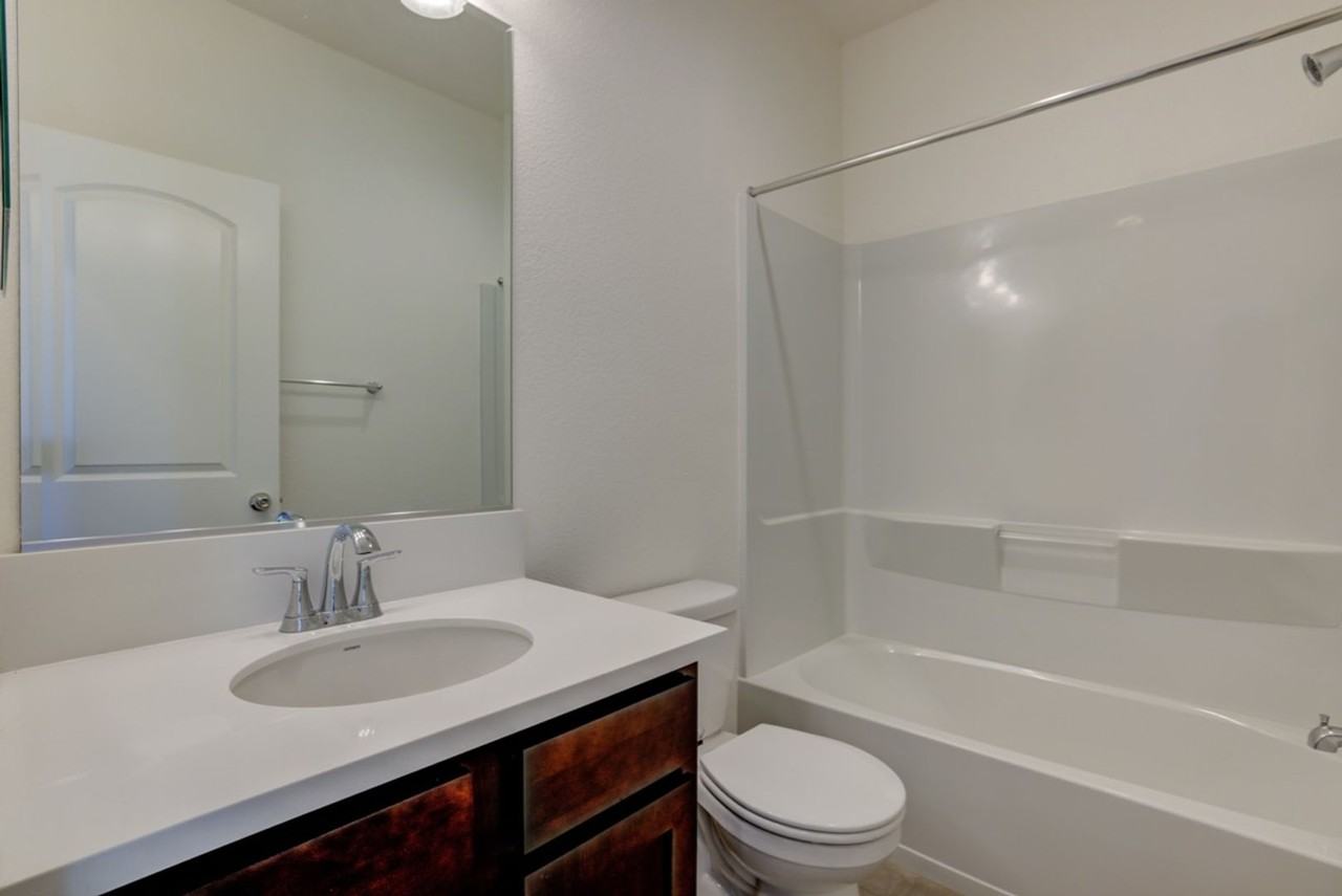 2432 Middlebury Dr - Photo 7 of 22