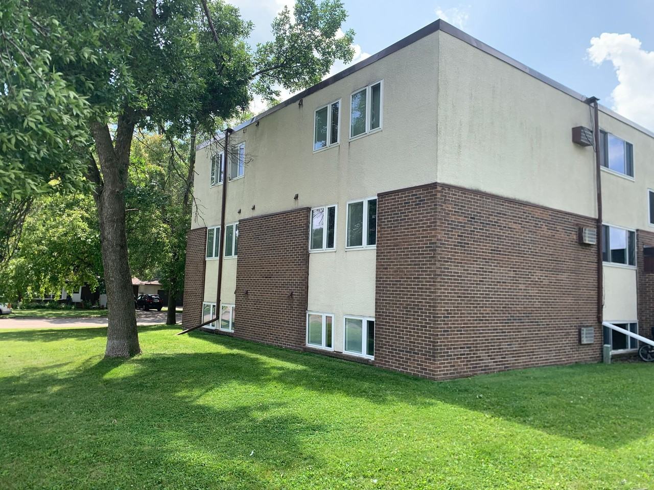 112 21st St Nw #2 - Photo 7 of 18