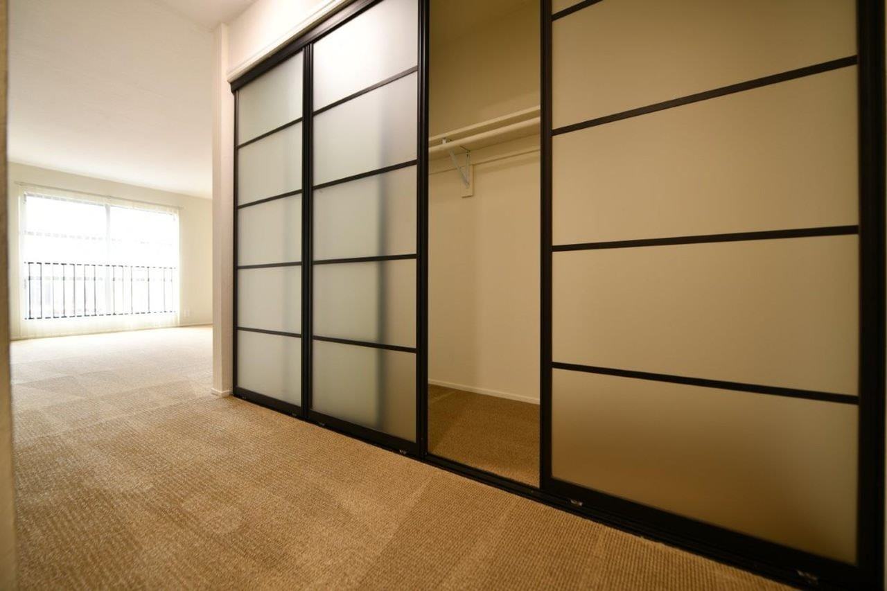95 Linda Apartments - Photo 5 of 35