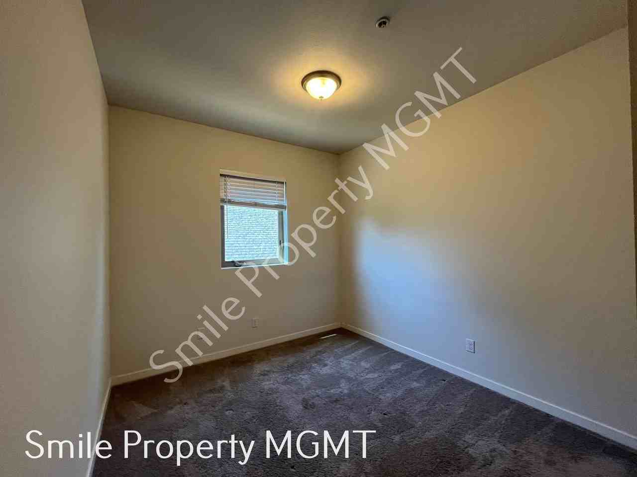 6940 Southeast Long Street - Photo 6 of 7