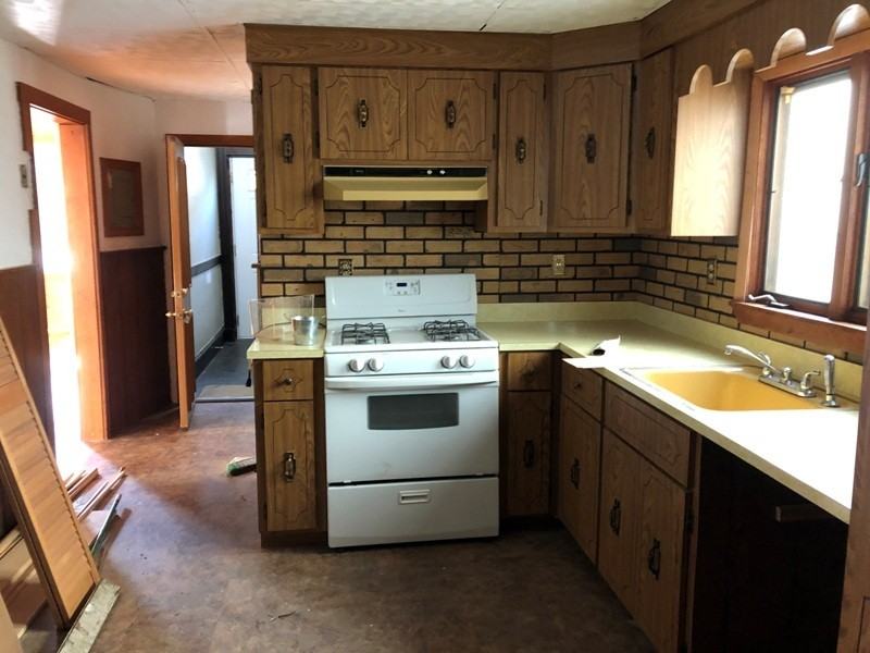 234 Clark Avenue - Photo 6 of 11