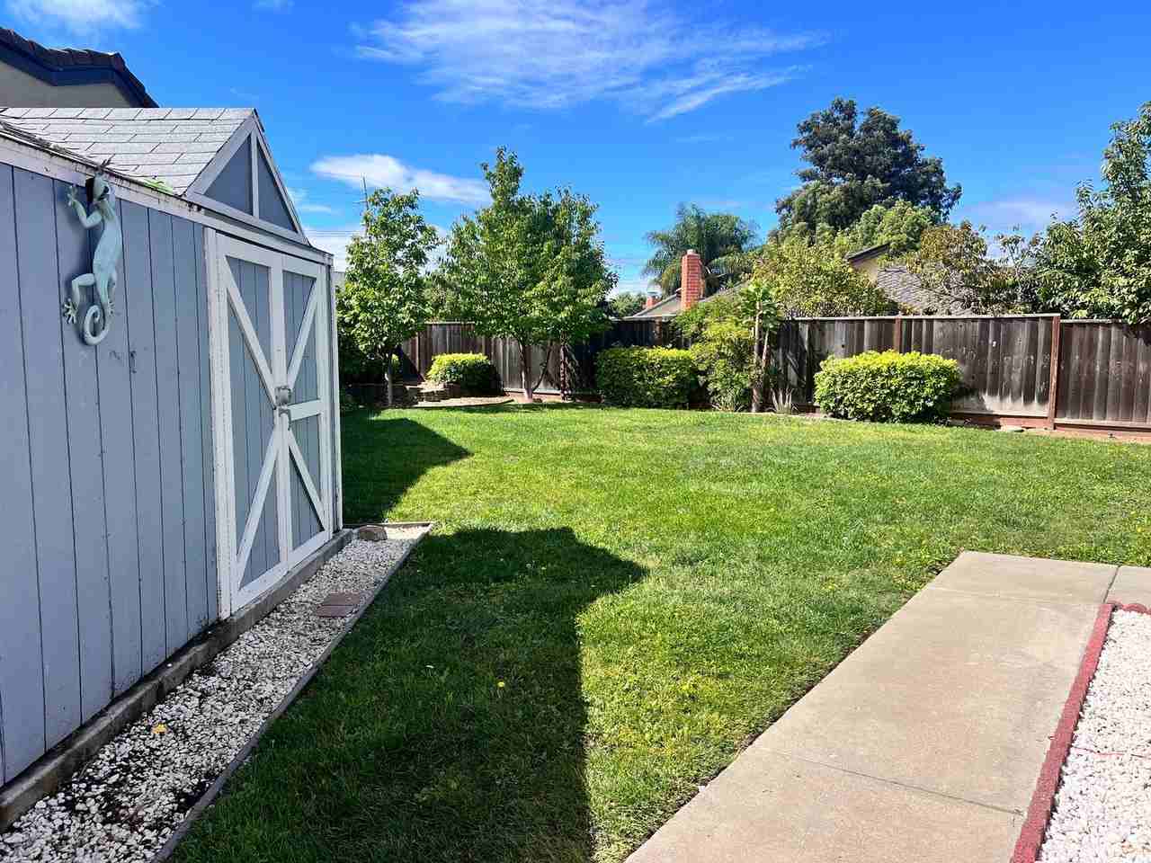 5891 Southwind Dr - Photo 2 of 21