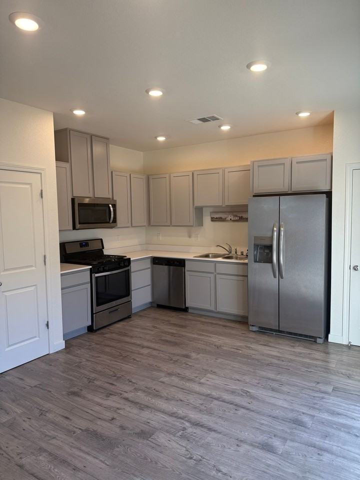 8540 Stormy Sky Lane - Photo 2 of 12