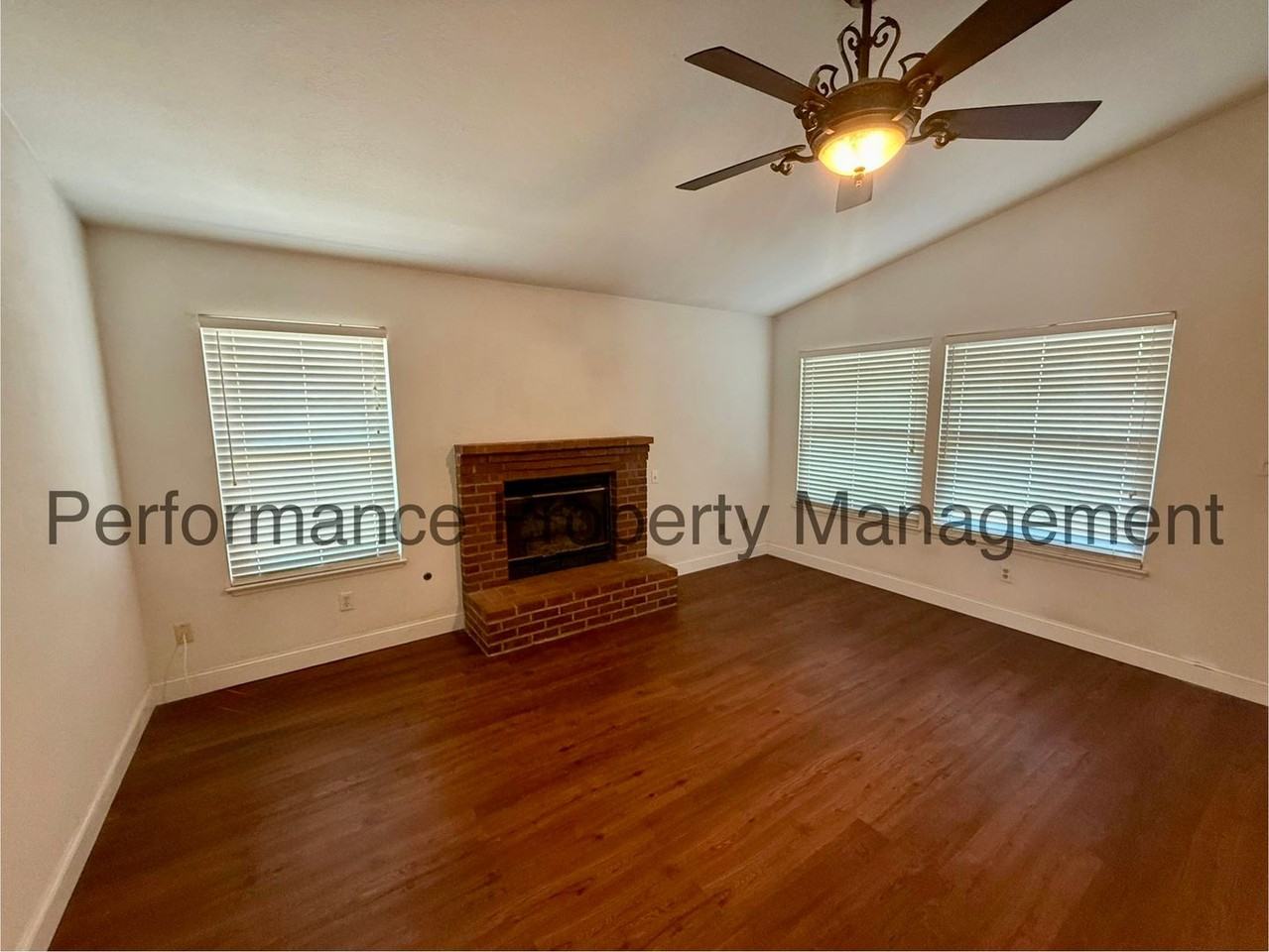 13213 Lynett Ct - Photo 3 of 21