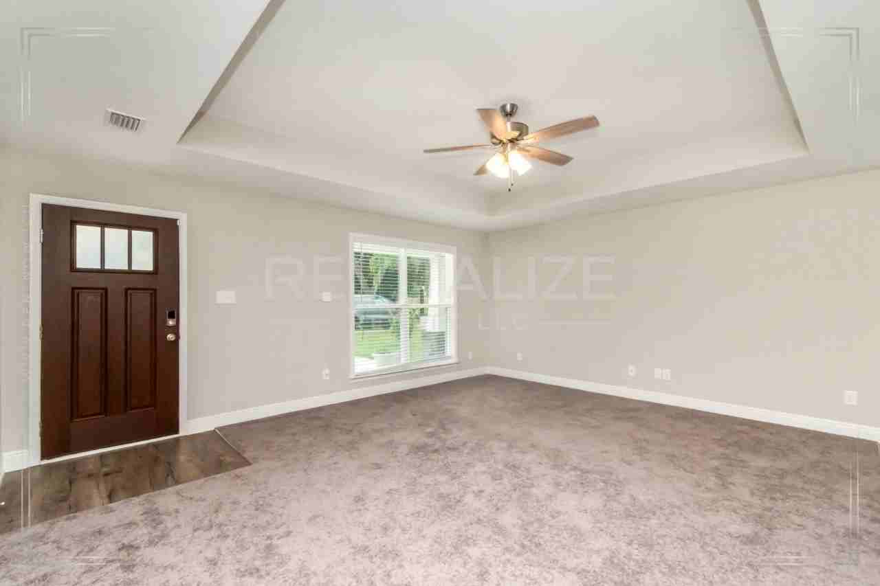 2820 Old Shell Rd - Photo 5 of 31