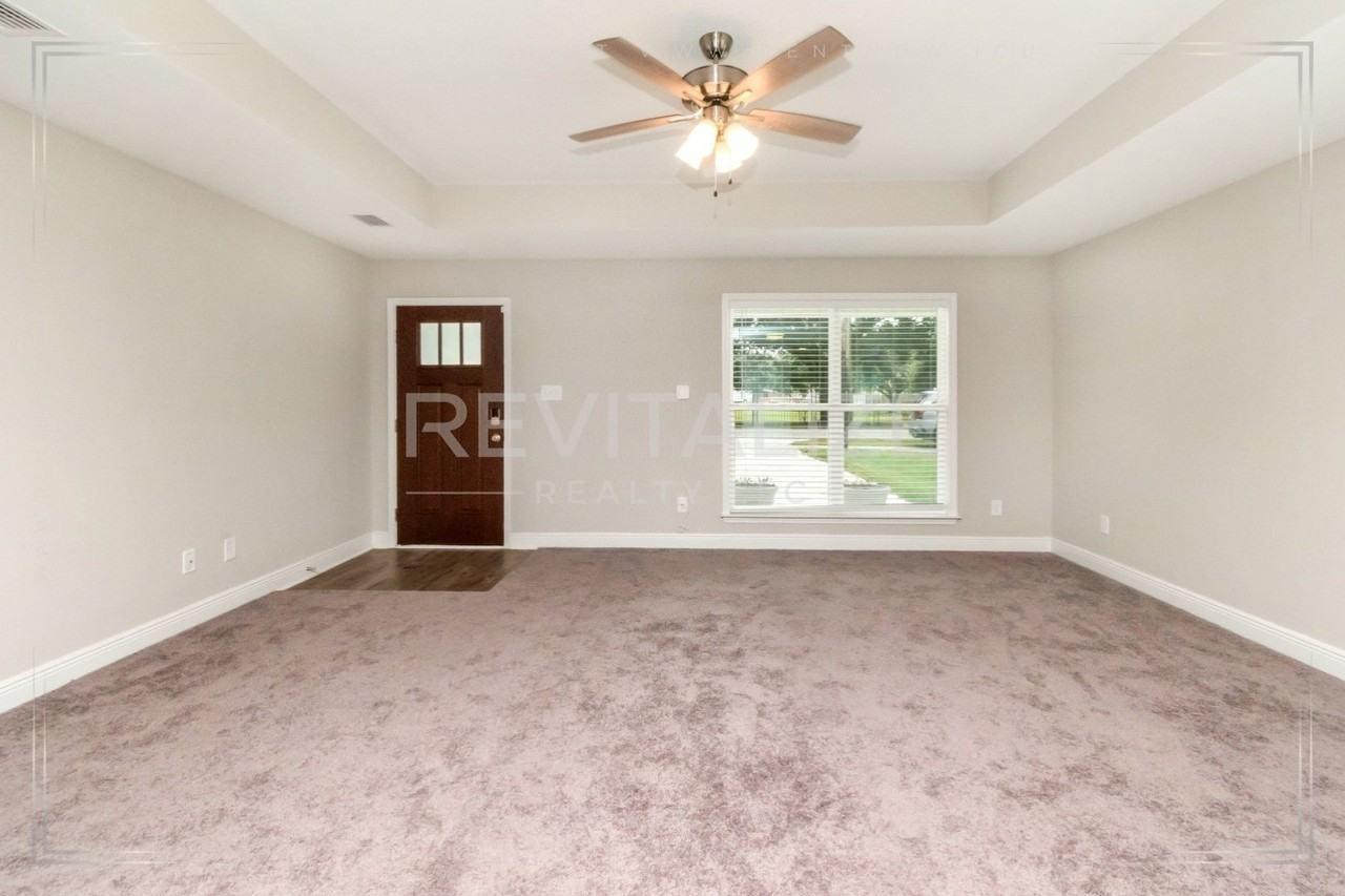 2820 Old Shell Rd - Photo 6 of 31