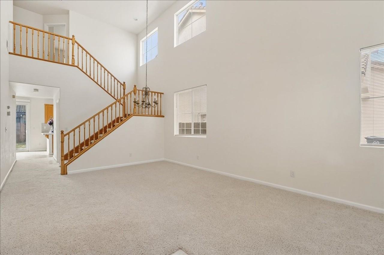 9074 Piazza Ct - Photo 4 of 29