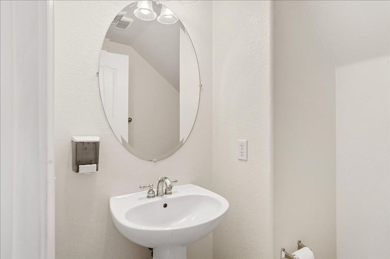 9074 Piazza Ct - Photo 7 of 29