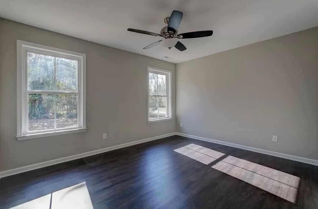551 S Center St - Photo 4 of 12