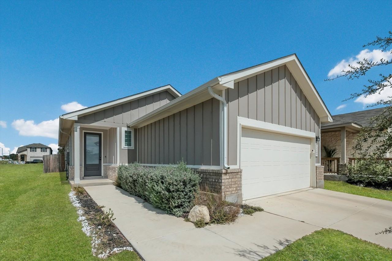 13249 Fantine Flds - Photo 2 of 26