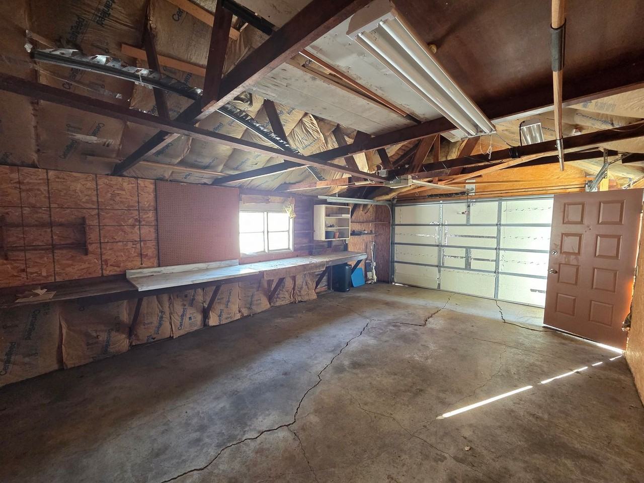 1611 Schreiber St - Photo 5 of 50