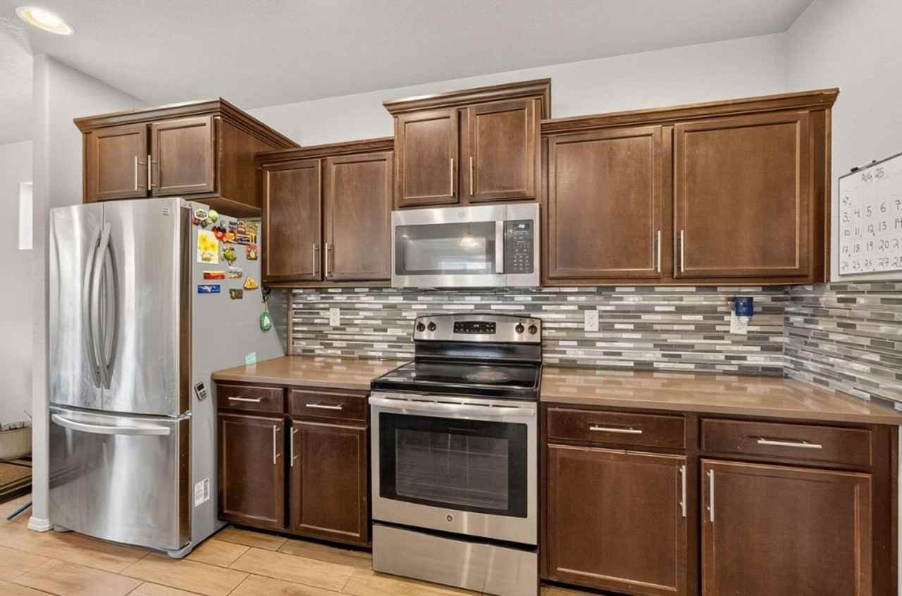 2283 Kingswood Dr - Photo 2 of 24