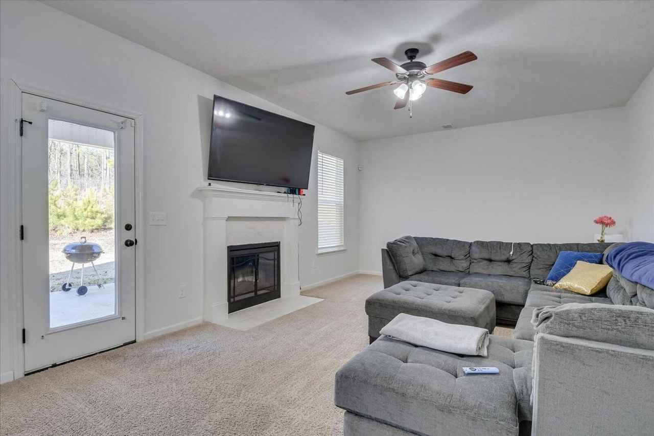 778 Fordham Rd - Photo 4 of 34