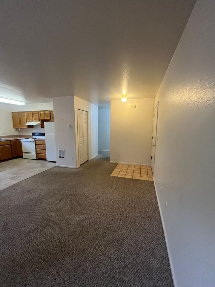 1679 Ono Ave - Photo 5 of 15