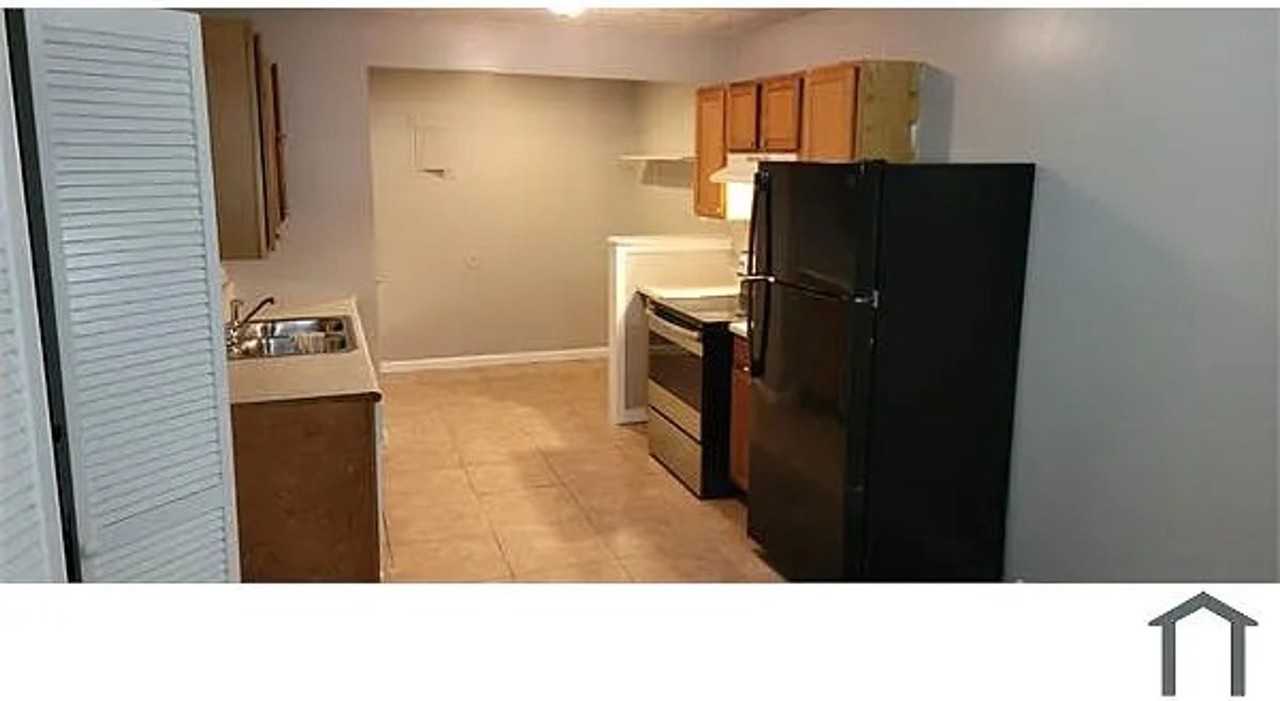 8228 Glenwoods Dr - Photo 5 of 18